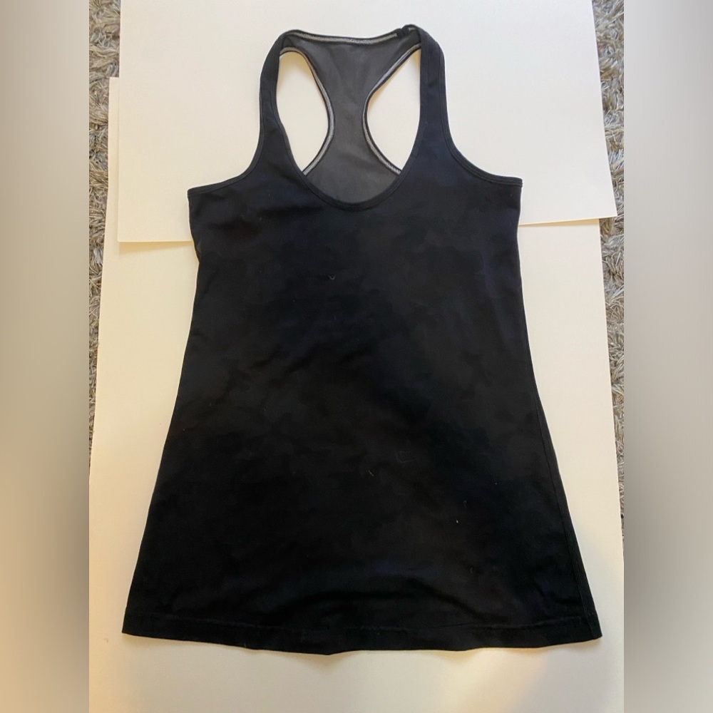 Black lululemon tank top
